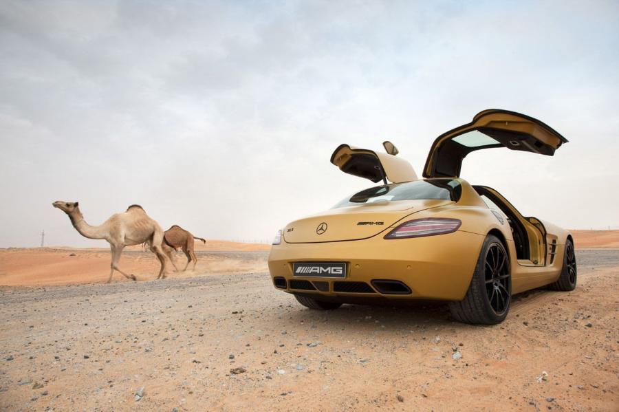  Mercedes-Benz SLS AMG Desert Gold 2010 года  (фото 2 из 29)